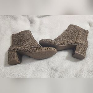 Gianni Bini Leather Upper Animal Print Size 9.5 NWOT